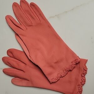 Vintage Ladies Gloves In Coral Size 6